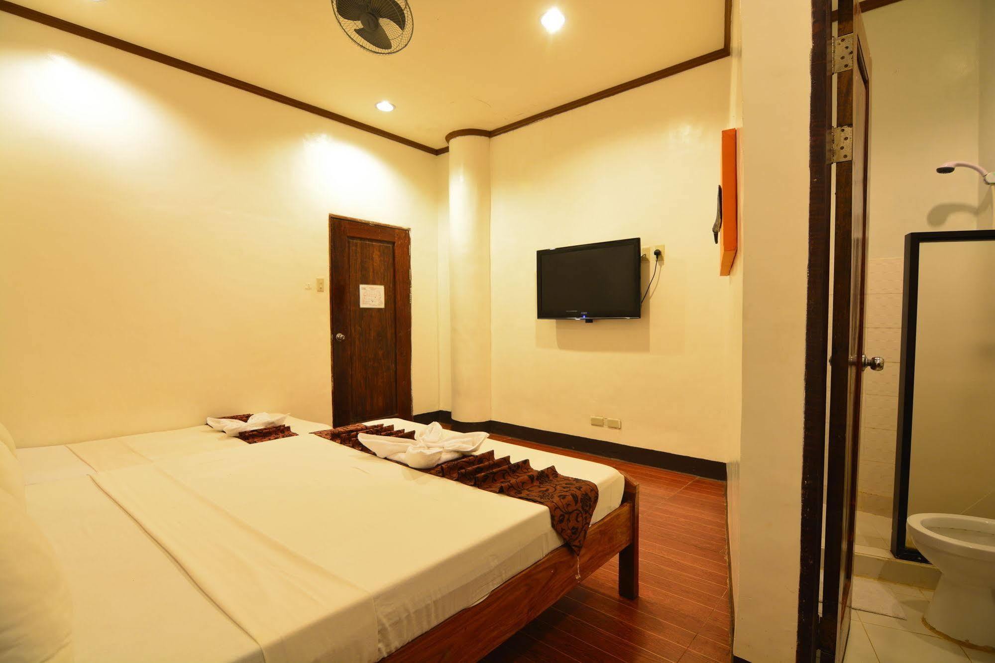 Kawayanan Heights Inn Coron Exterior photo