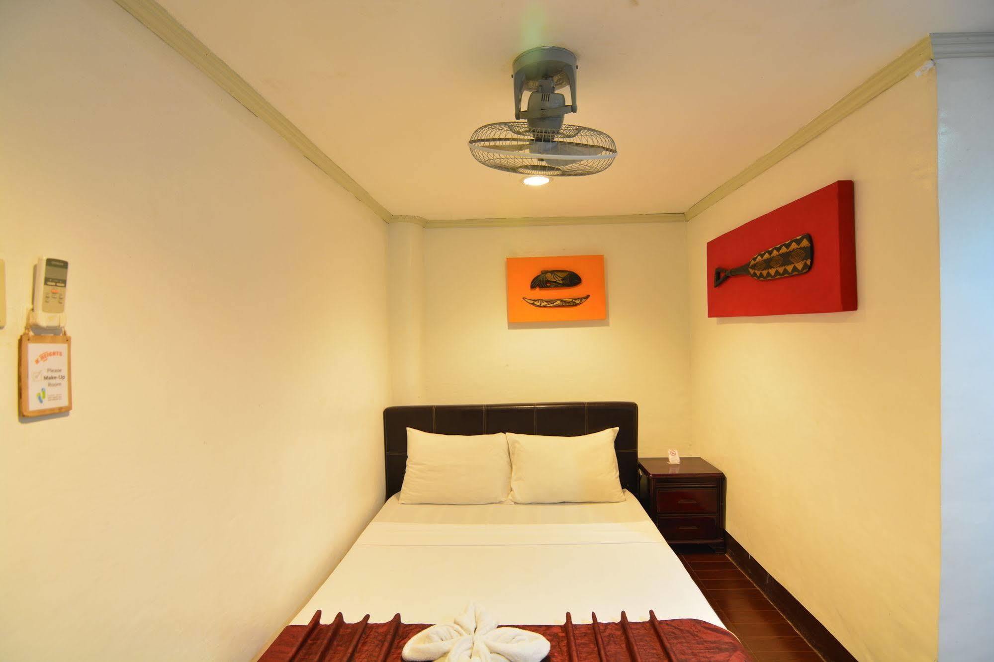 Kawayanan Heights Inn Coron Exterior photo